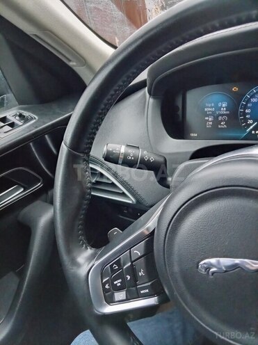 Jaguar F-Pace-17