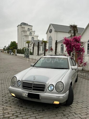 Mercedes E 220-5