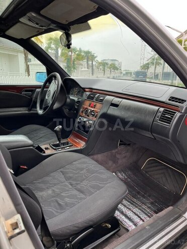 Mercedes E 220-4
