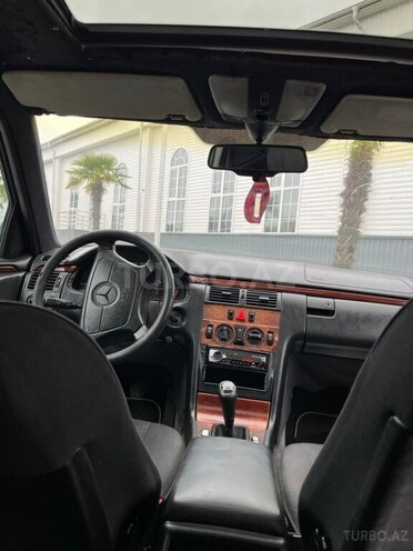 Mercedes E 220-7