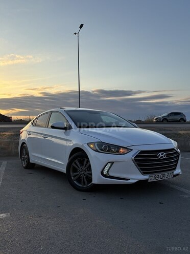 Hyundai Elantra-2