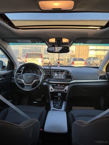 Hyundai Elantra-7