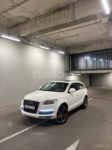 Audi Q7-3