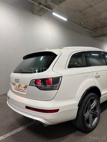 Audi Q7-5