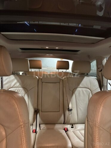 Audi Q7-12