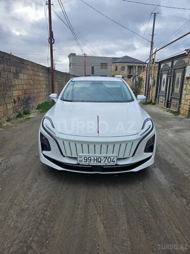 Hongqi E-QM5-1