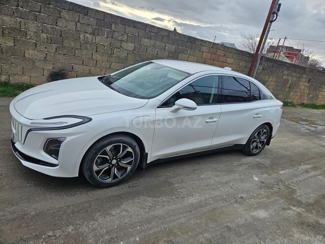 Hongqi E-QM5-3