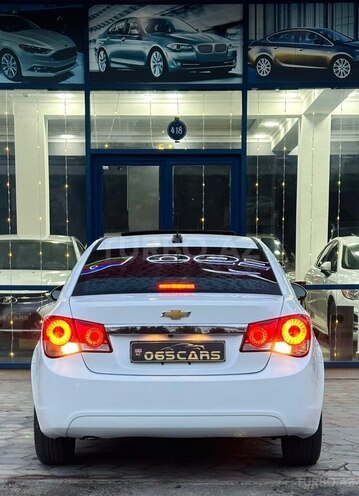 Chevrolet Cruze-12
