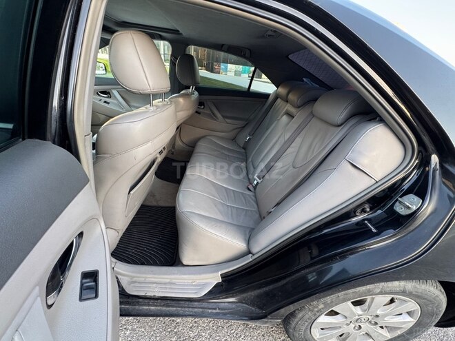 Toyota Camry-9