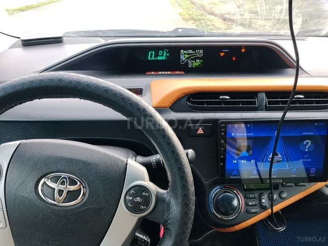 Toyota Prius C-10