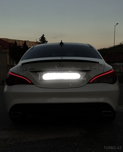 Mercedes CLA 250 4MATIC-9