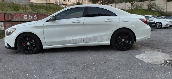 Mercedes CLA 250 4MATIC-10