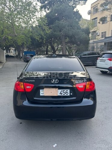 Hyundai Elantra-2