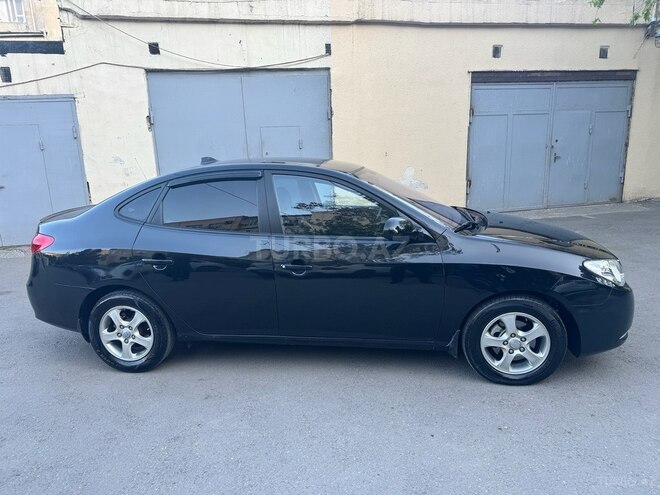 Hyundai Elantra-3