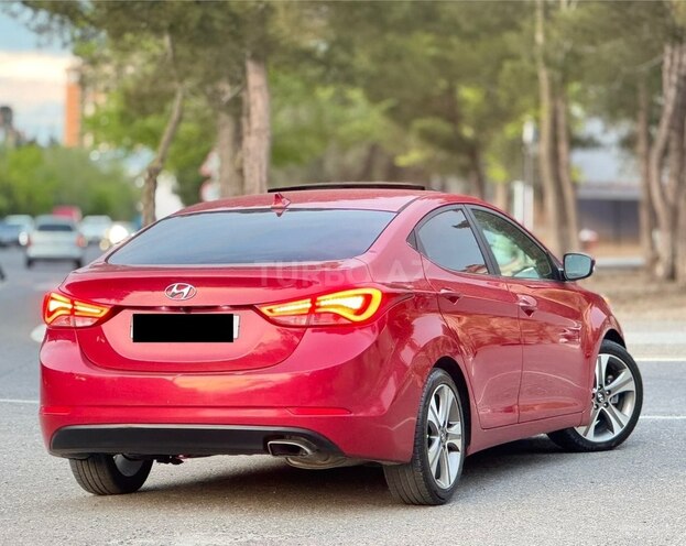 Hyundai Elantra-4
