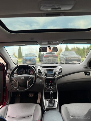 Hyundai Elantra-14