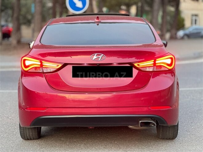 Hyundai Elantra-8