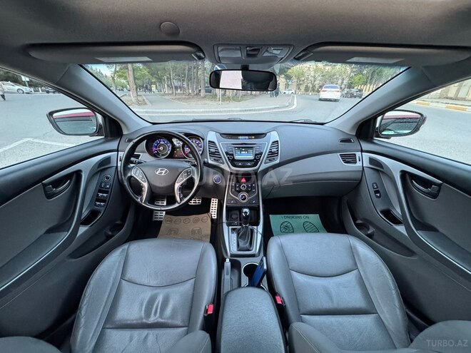Hyundai Elantra-19