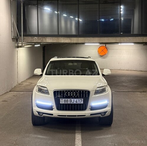 Audi Q7-1