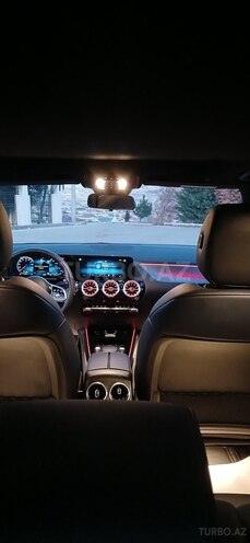 Mercedes EQA 250-7