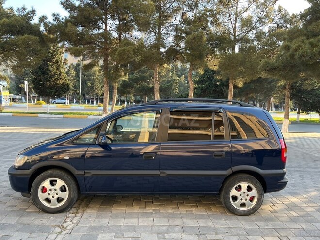 Opel Zafira-4