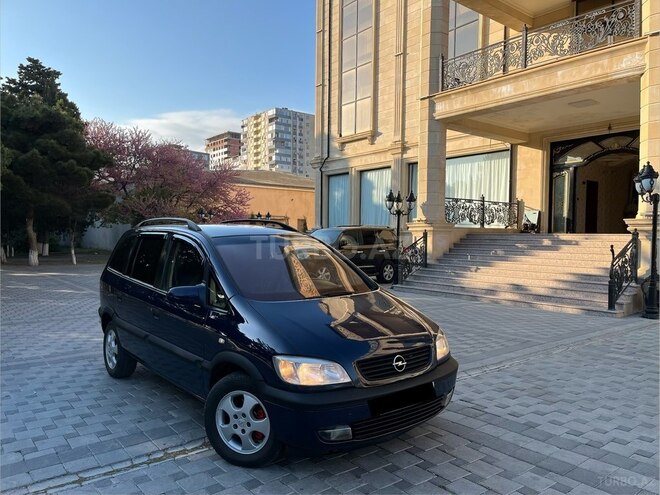 Opel Zafira-10