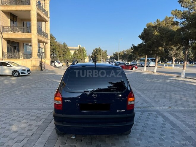 Opel Zafira-12