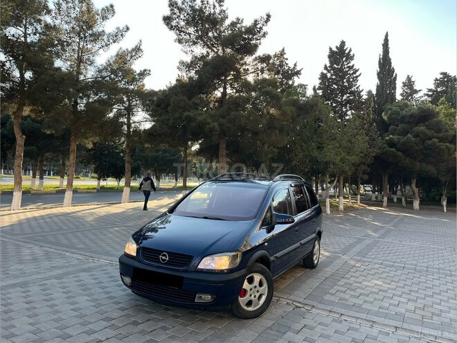 Opel Zafira-1