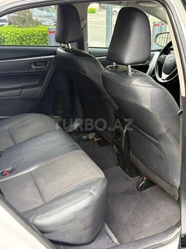 Toyota Corolla-14