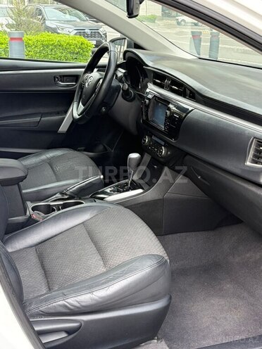 Toyota Corolla-12