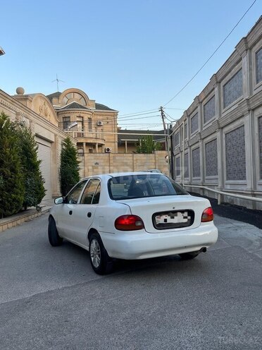 Hyundai Accent-3