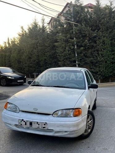 Hyundai Accent-2