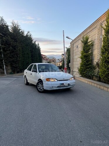 Hyundai Accent-1