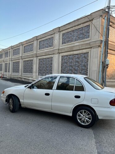 Hyundai Accent-5