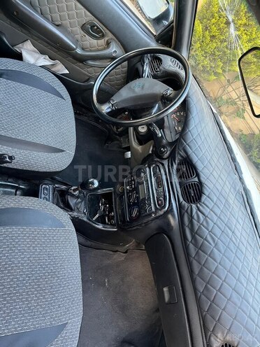 Hyundai Accent-10