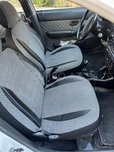 Hyundai Accent-9