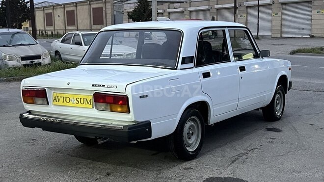 LADA (VAZ) 2107-2