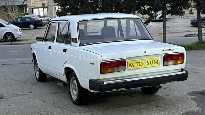LADA (VAZ) 2107-4