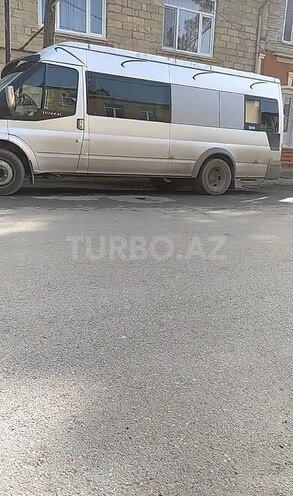 Ford Transit-4