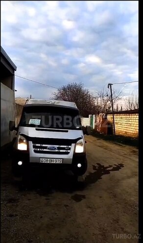 Ford Transit-6