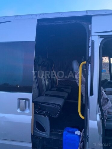 Ford Transit-7