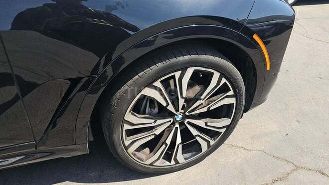 BMW X7-7