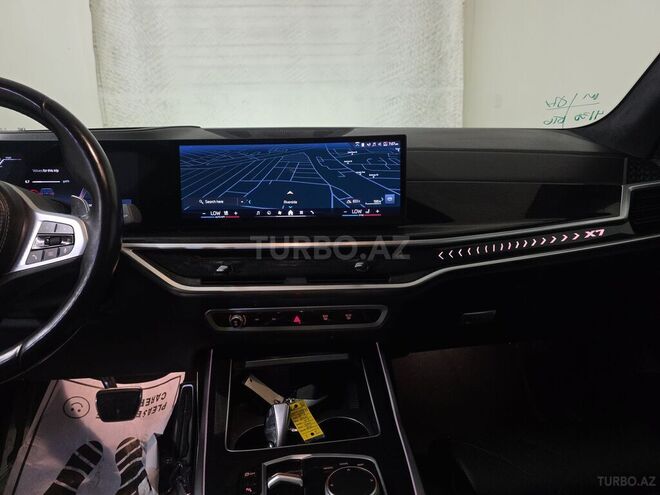 BMW X7-11