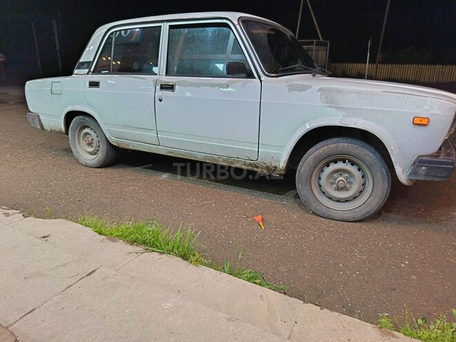 LADA (VAZ) 2107-2