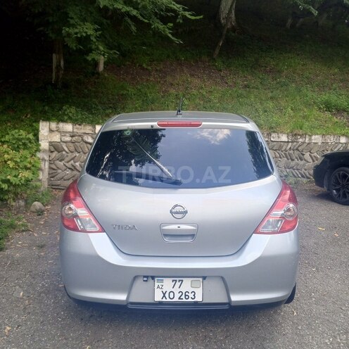 Nissan Tiida-4