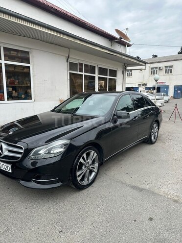 Mercedes E 220-2