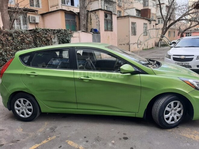 Hyundai Accent-4