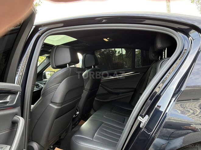 BMW 530e-17