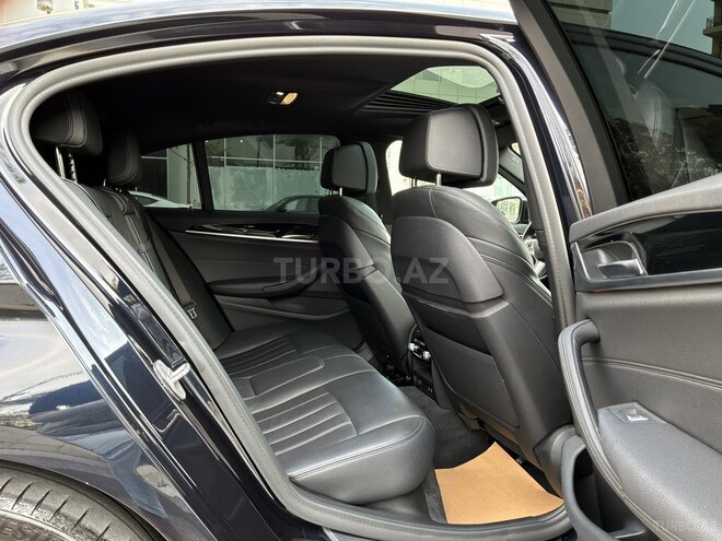 BMW 530e-10