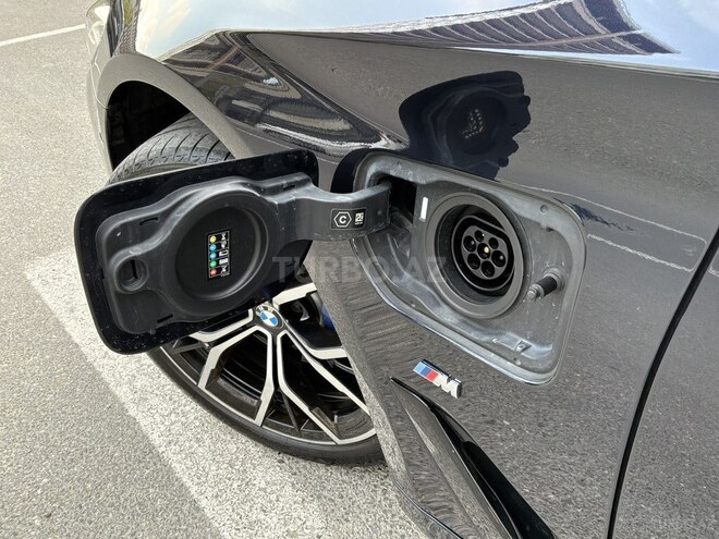 BMW 530e-18
